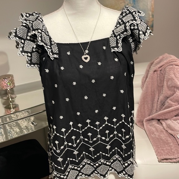 🆕 N.W.O.T. O.N. Embroidered Florentine Neck Tiered Sleeves Blouse Navy & White - Picture 4 of 4